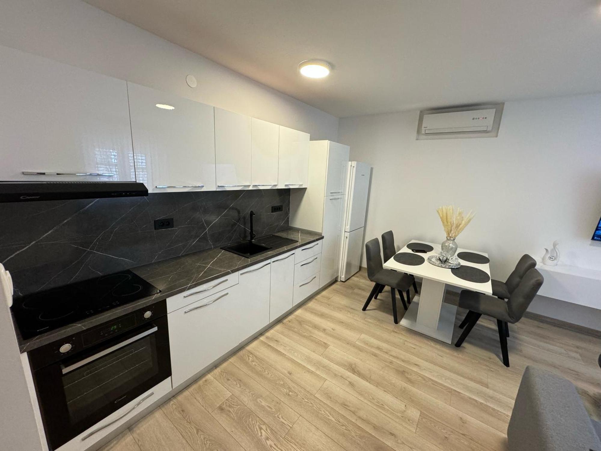 Apartman Iko มาคาร์สกา ภายนอก รูปภาพ